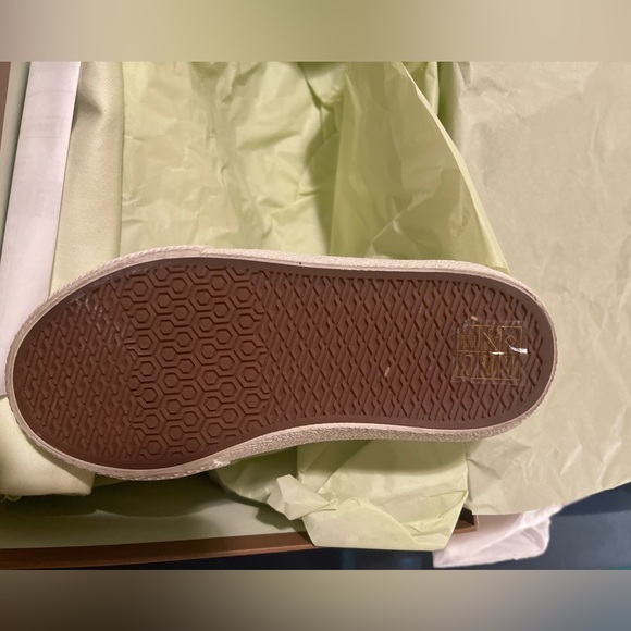 Boys Burberry Sneakers - Picture 5 of 5